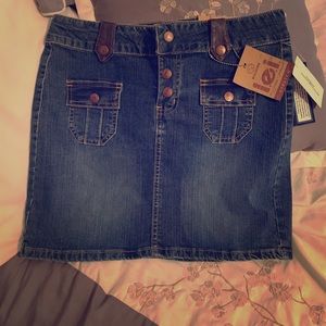 NWT Junior Jean skirt